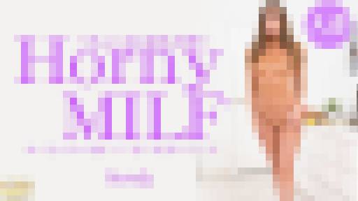 常に男を求める熟した人妻の卑猥なカラダ Horny MILF Sarah Sultry　サラ　金髪天國