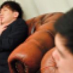 「…じゃあ、終電無いなら、泊まっていってください。」結婚間近の僕が上司の奥さんの誘惑に負けてしまい、何度も中出しさせられた…逆NTR不倫性交　初音みのり　EAGLE